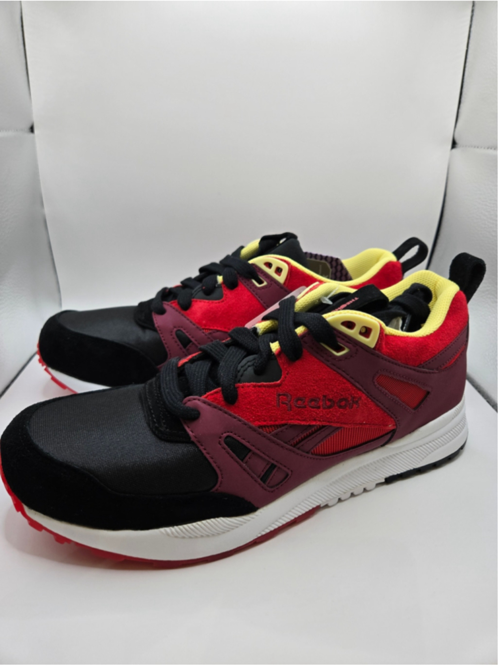 Men's Reebok Ventilator Affiliates Sneakers Black Red Size 9.5